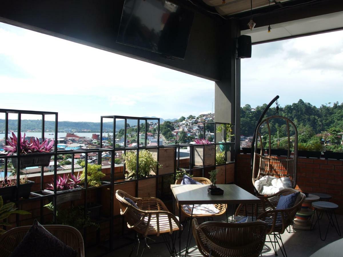 The City Hotel Ambon Exterior photo